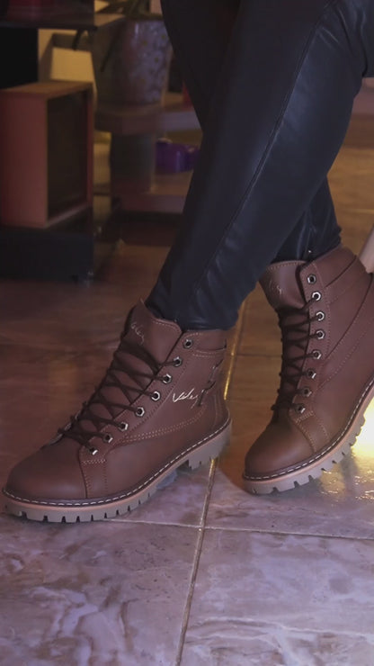 BOTA VELEZ DOBLE CORREA-ESTILO Y COMODIDAD